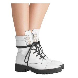 Stuart Weitzman Lexy Snow White Vigo Lace up combat boots - Size 7